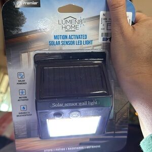 Lumen8 Home motion activated solar sensor wall light 💡UNOPENED, NWT in packaging